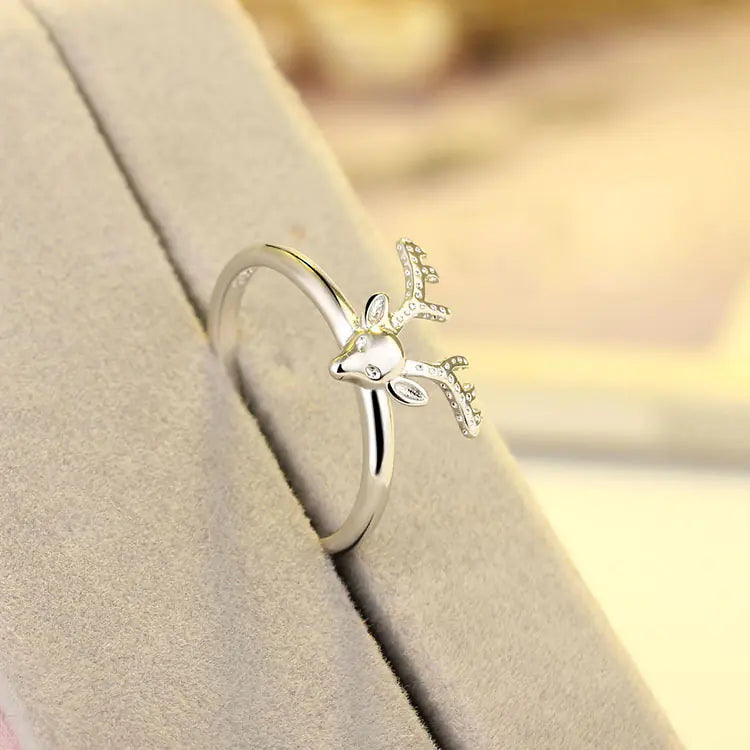 Trendy Reindeer Ring