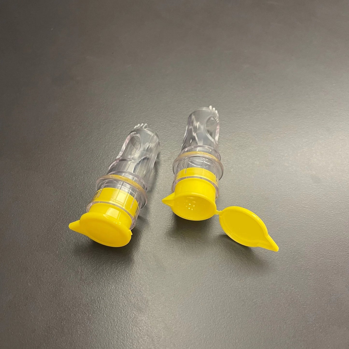 Handheld Plastic Manual Juicer