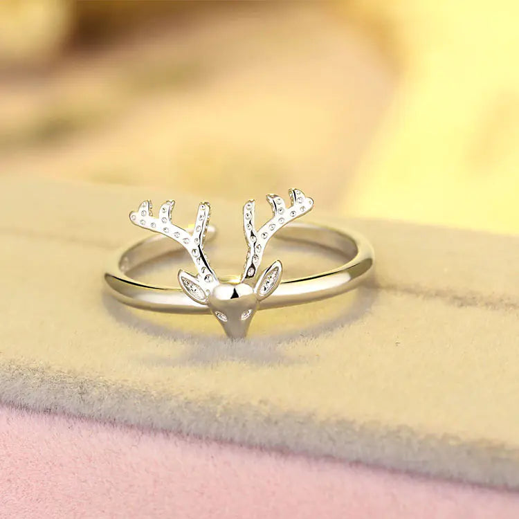 Trendy Reindeer Ring